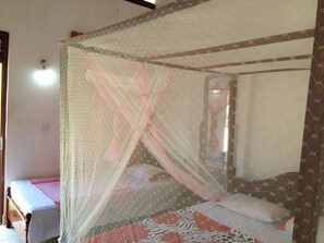 Deluxe Double Room, 1 Bedroom, Garden View, Beachside | Desk, soundproofing, iron/ironing board, cots/infant beds - Sun Rest Mirissa (Mirissa)