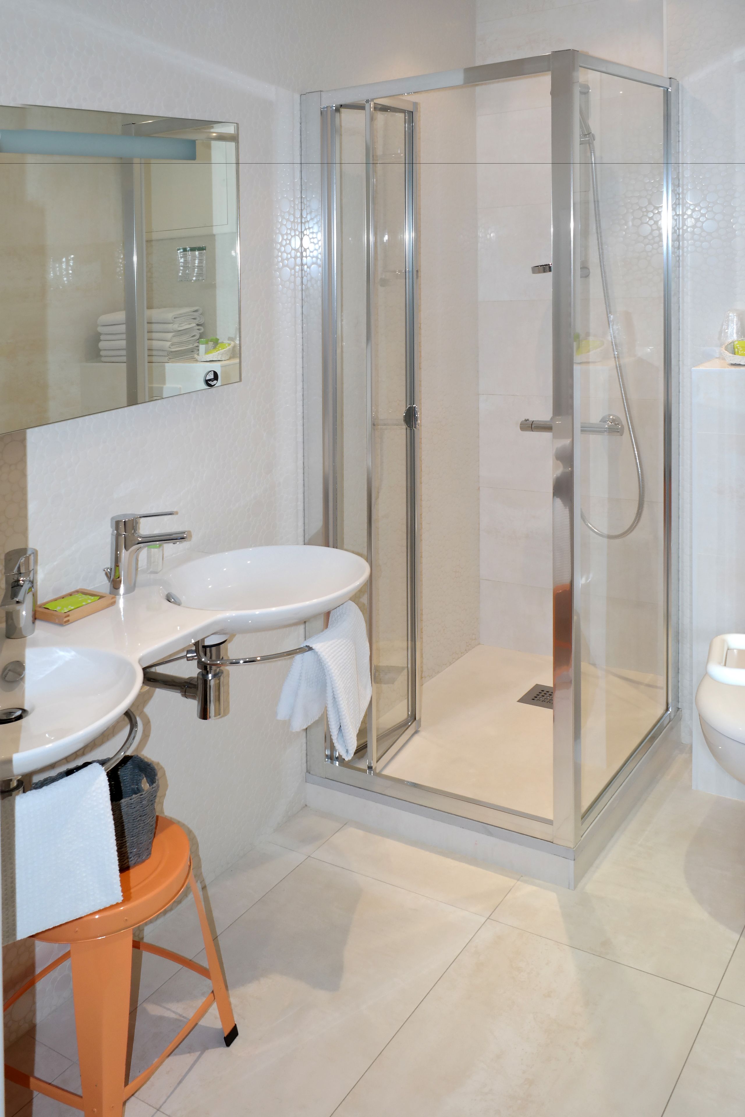 family room | bathroom | eco-friendly toiletries, hair dryer, towels