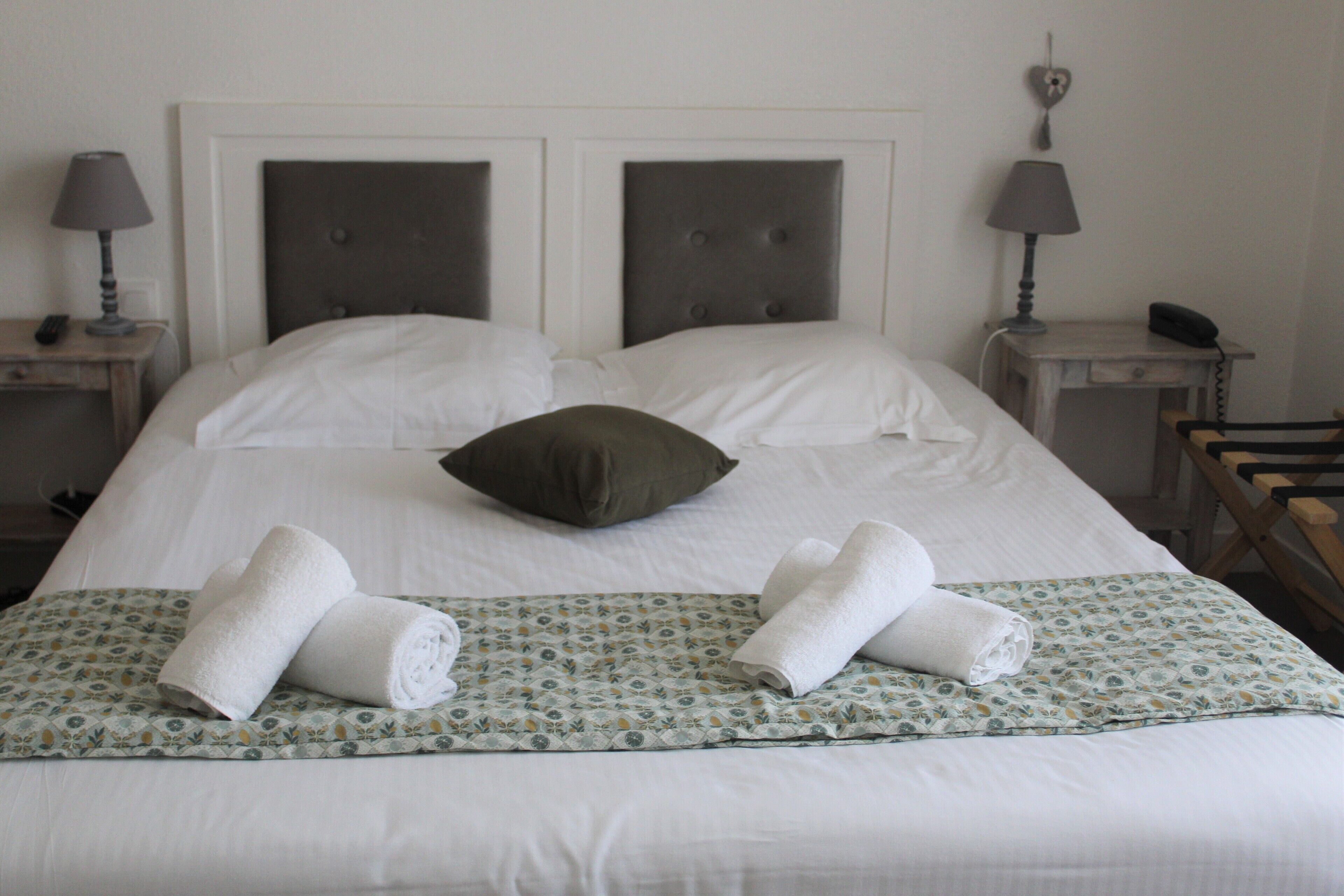 standard double room, 1 double bed, non smoking | individually decorated, individually furnished, desk, blackout curtains