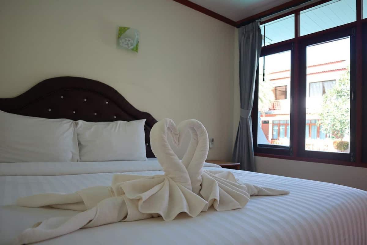 Minibar, in-room safe, desk, rollaway beds