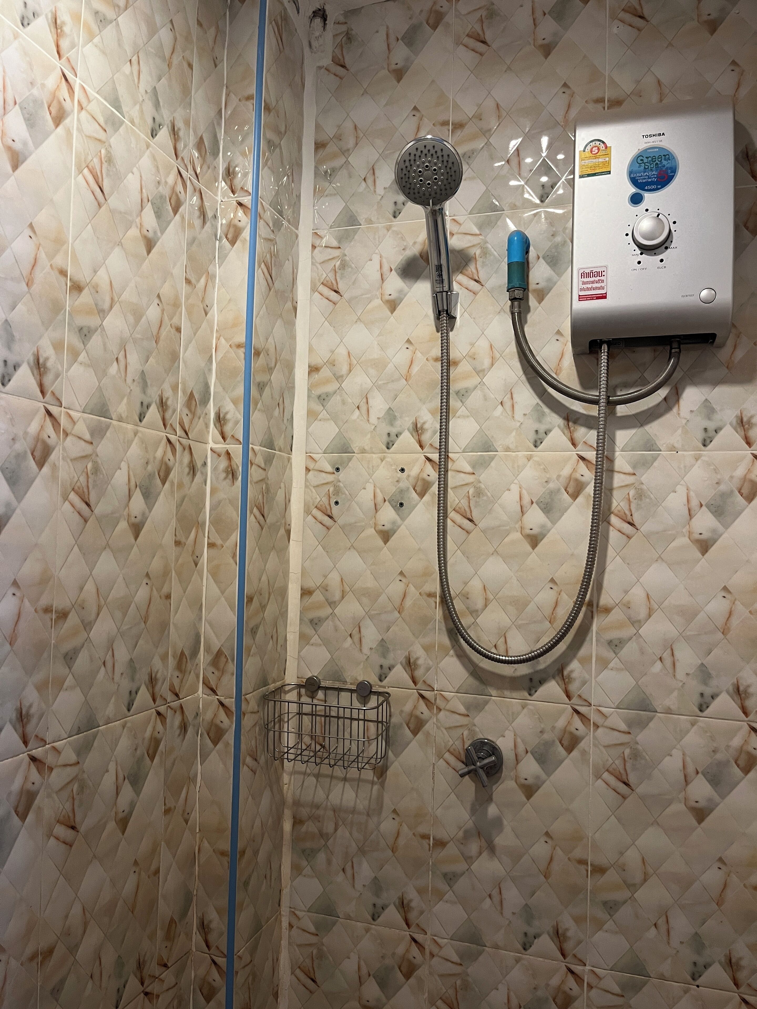 Shower, free toiletries, towels