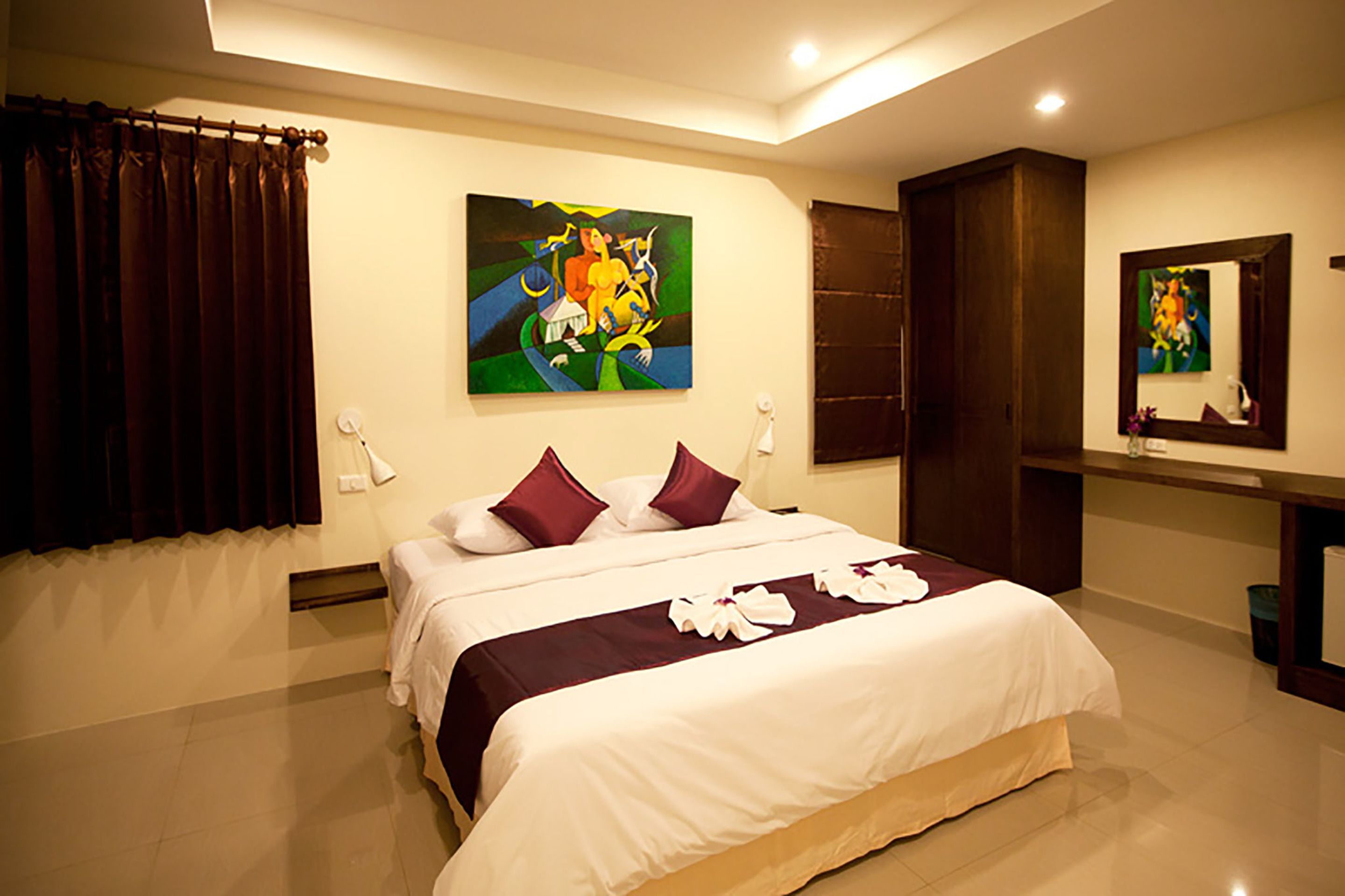 deluxe double room | 1 bedroom, minibar, in-room safe, blackout curtains