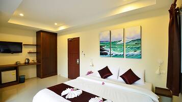Minibar, in-room safe, blackout curtains, free WiFi