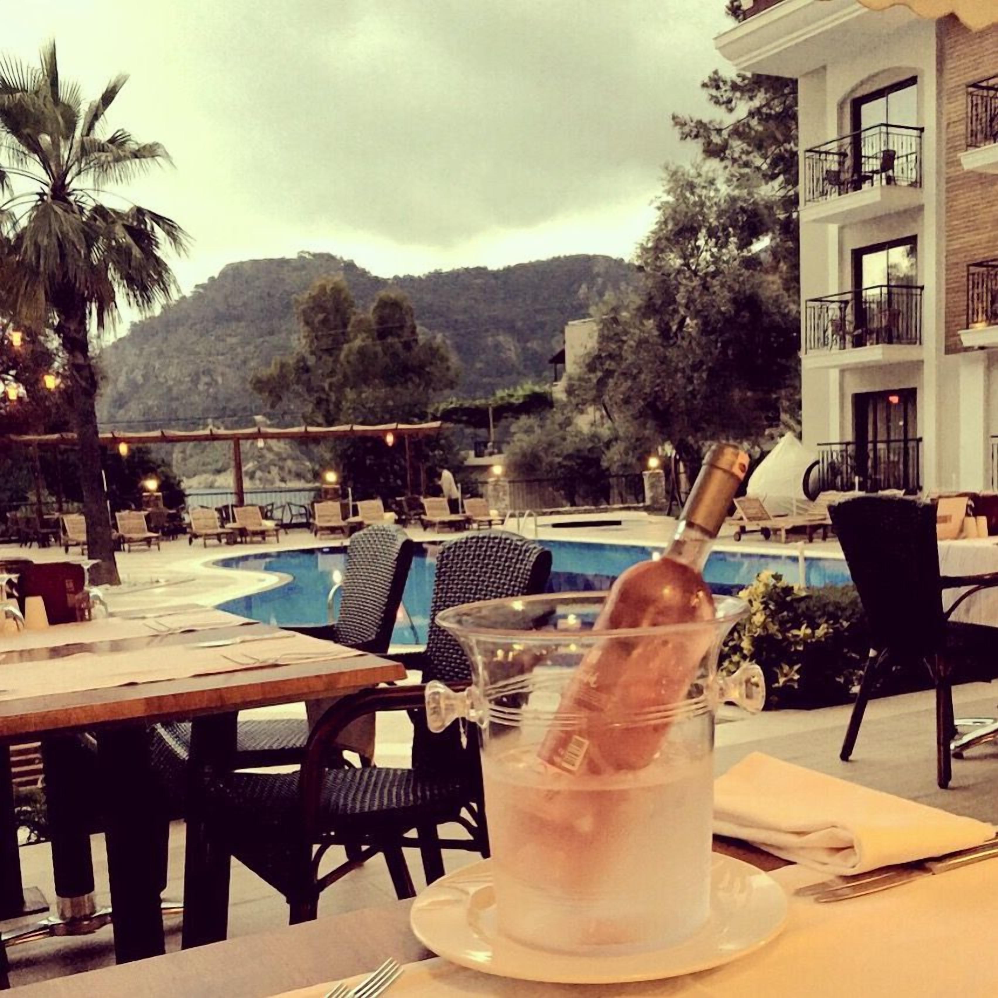 Poolside bar