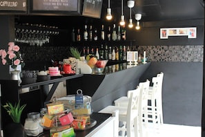 Breakfast, lunch and dinner served - SP Place Hotel (Ko Chang)