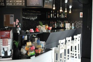 Bar (en el alojamiento)