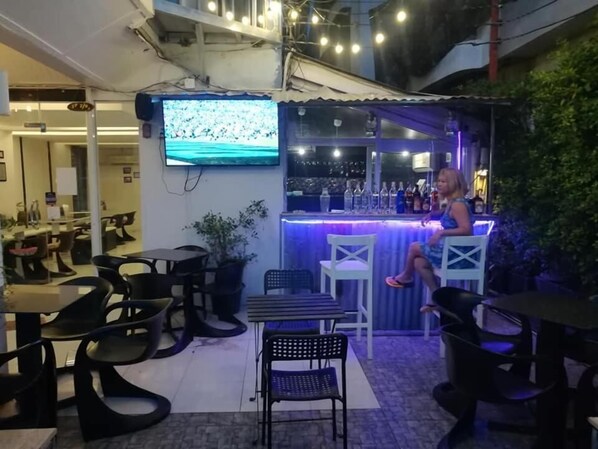 Café da manhã, almoço e jantar; culinária tailandesa