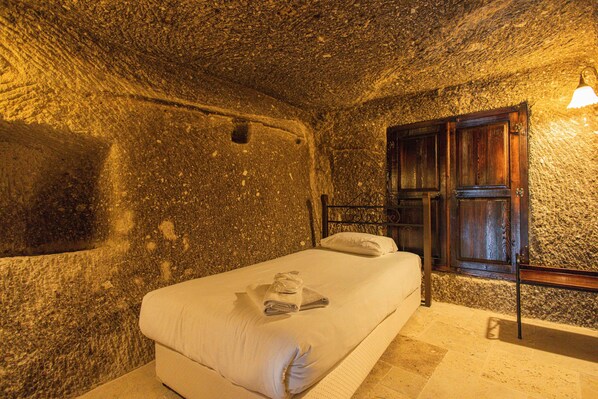 Quarto casal luxo | Escrivaninha, Wi-Fi de cortesia, roupa de cama