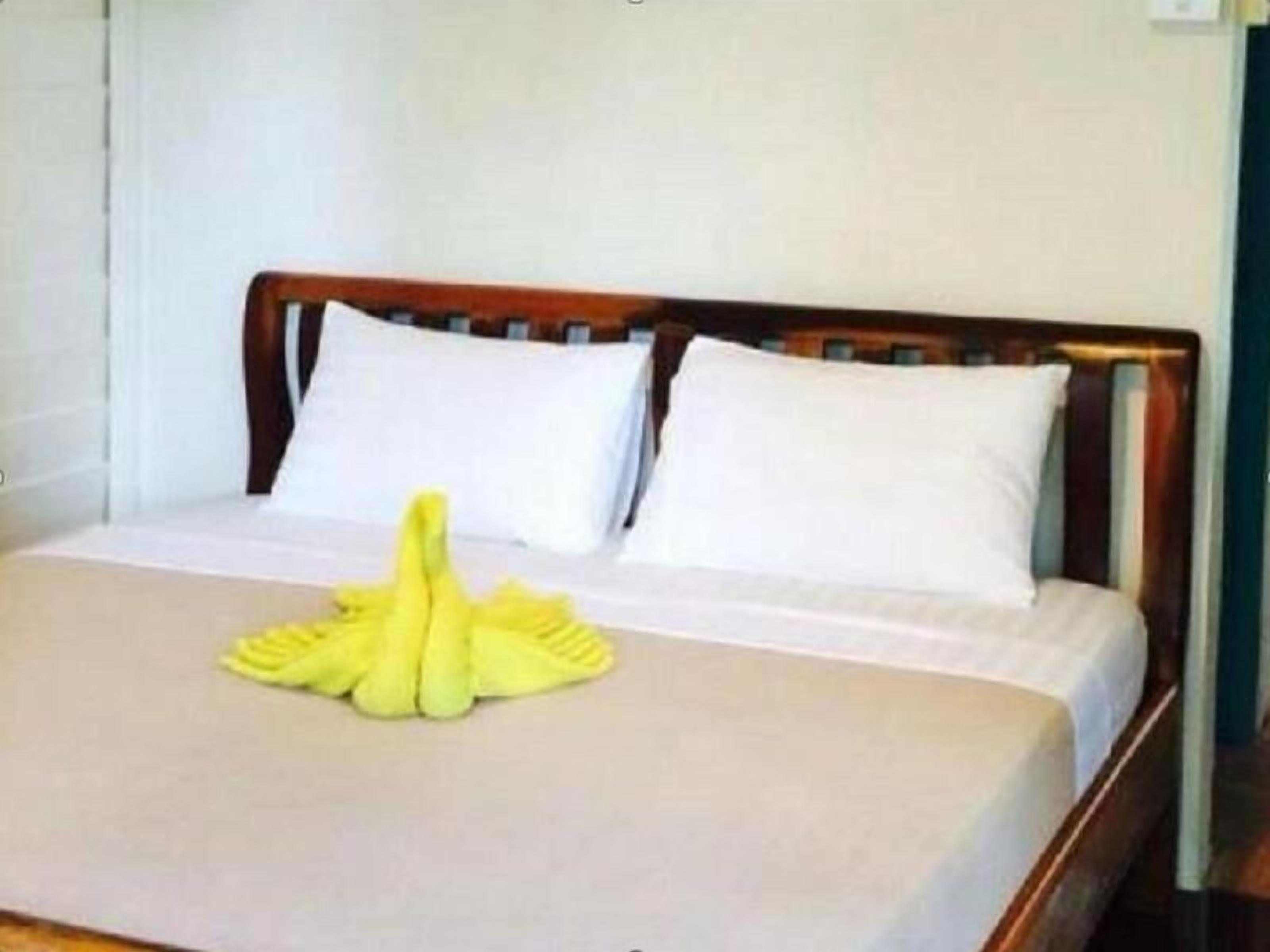 Een bureau, geluiddichte muren, extra bedden, gratis wifi