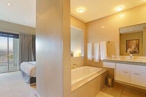 Classic Apartment, 2 Bedrooms, City View | Bathroom | Shower, free toiletries, towels - Harbouredge Suites by Totalstay (Cape Town)