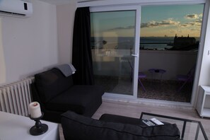 Penthouse | Living area | 24-inch LCD TV with satellite channels, TV - My Home Garden (Istanbul)