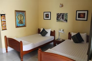 Twin Room | Minibar, desk, rollaway beds, free WiFi