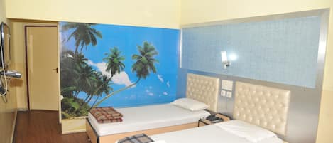 Quarto | Roupas de cama premium, escrivaninha, camas extras/dobráveis (sobretaxa)