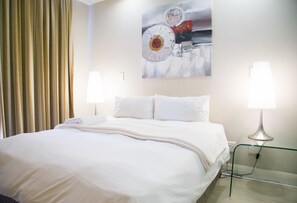 Deluxe Two-Bedroom Apartment | Individually decorated, individually furnished, iron/ironing board - Sandton Apartments Hydro (Sandton)