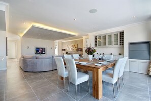 Maison Luxe, 4 chambres | Coin séjour