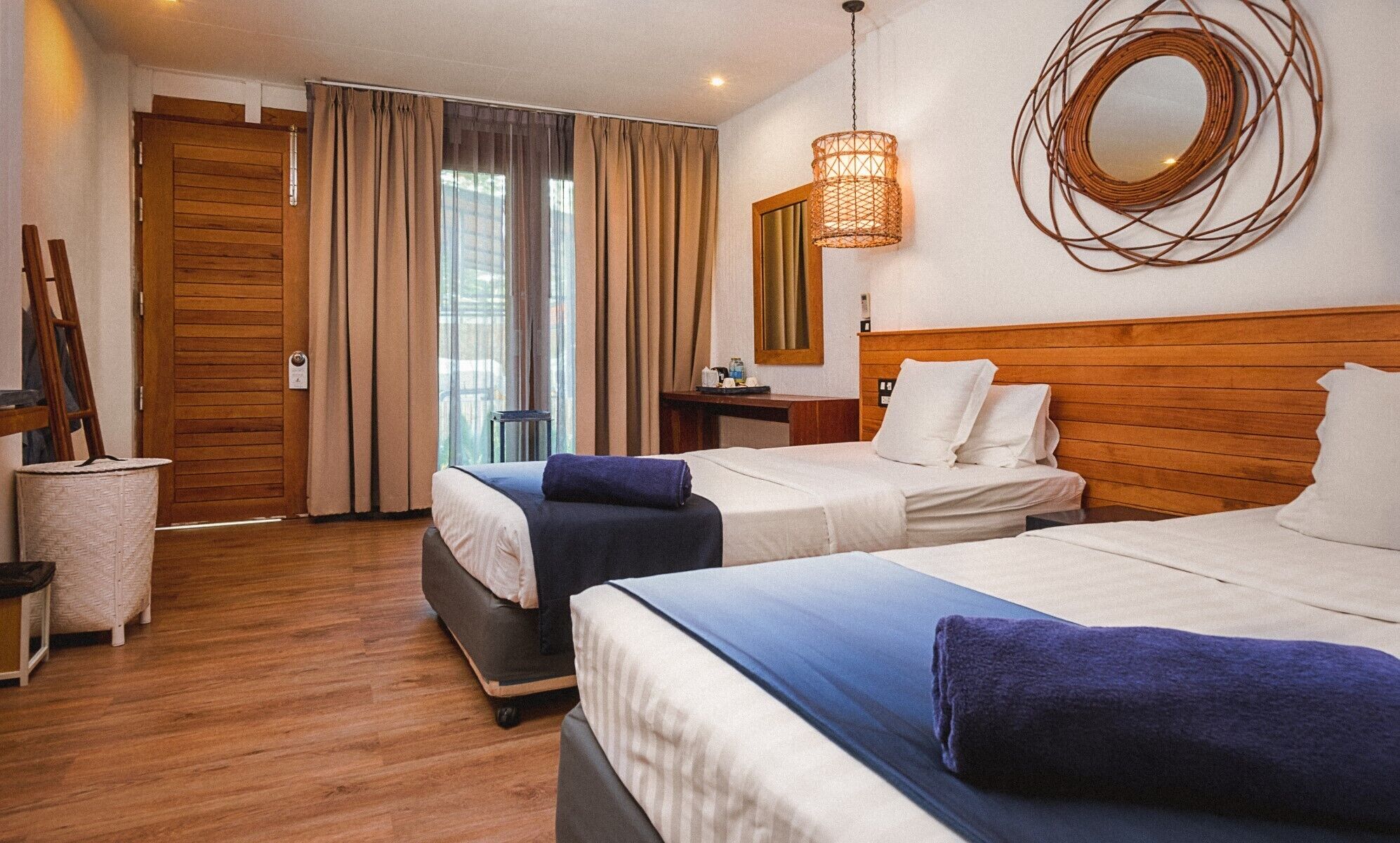 ستائر تعتيم وواي فاي مجانًا وملاءات أسرّة