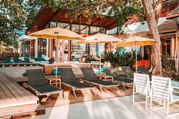 32-inch flat-screen TV with satellite channels, TV