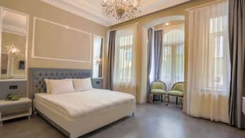 Egyptian cotton sheets, premium bedding, minibar, in-room safe