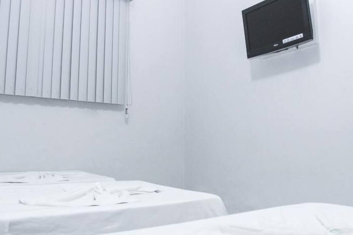 Enkeltrom – standard | Minibar, skrivebord, blendingsgardiner og strykejern/-brett
