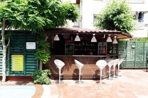 Bar à beira da piscina