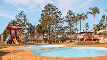 3 outdoor pools, sun loungers