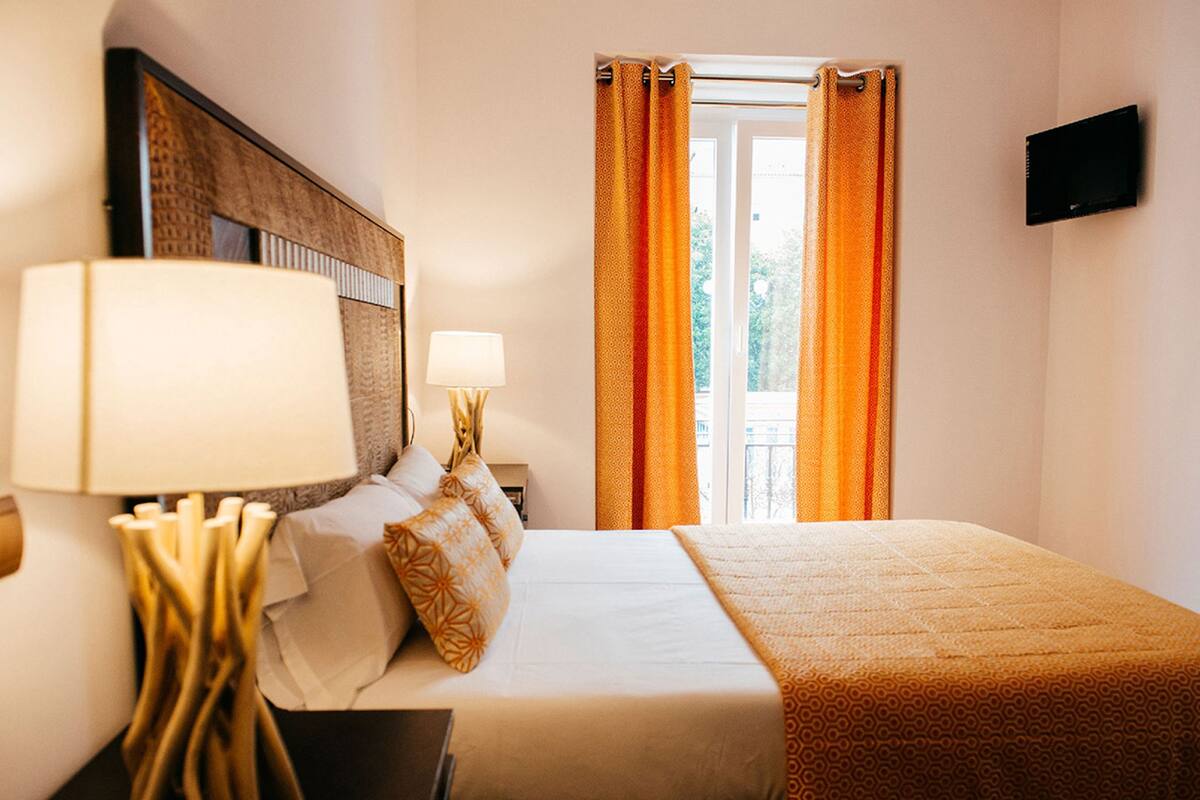Premium bedding, down duvets, in-room safe, blackout curtains