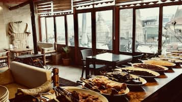 Petit déjeuner buffet compris tous les jours