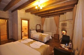 ファミリー ルーム 1 ベッドルーム | セーフティボックス (室内)、デスク、防音設備、WiFi (無料)