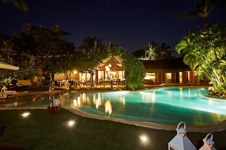 Breakfast, lunch, dinner served; Italian cuisine, pool views