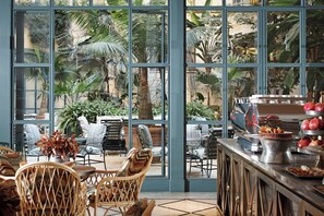 3 restaurants, spécialités Cuisine internationale