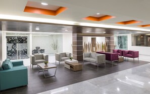 Coin salon dans le hall