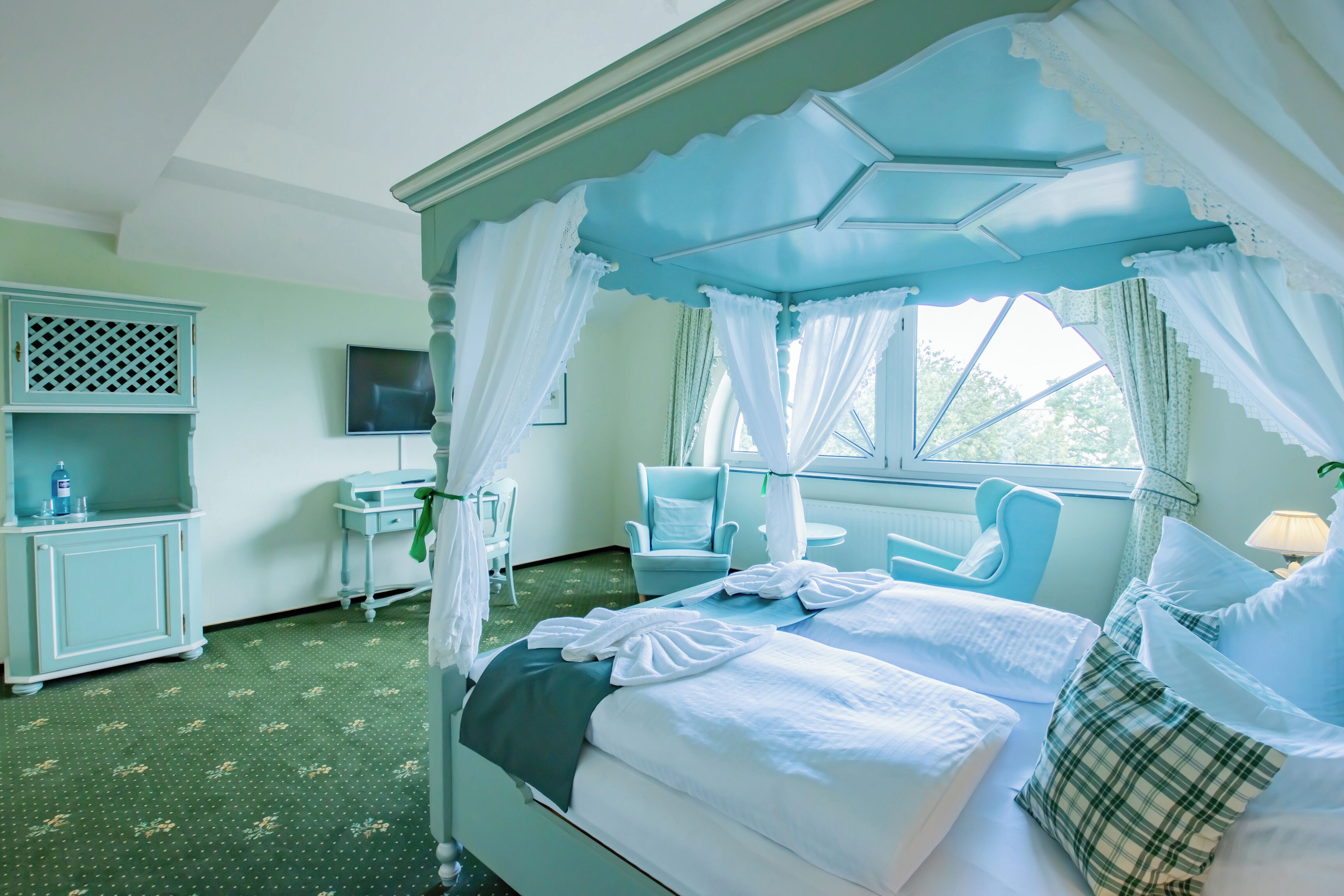 Junior-Doppelzimmer, 1 Queen-Bett, Badewanne | Zimmersafe, Schreibtisch, kostenloses WLAN, Bettwäsche