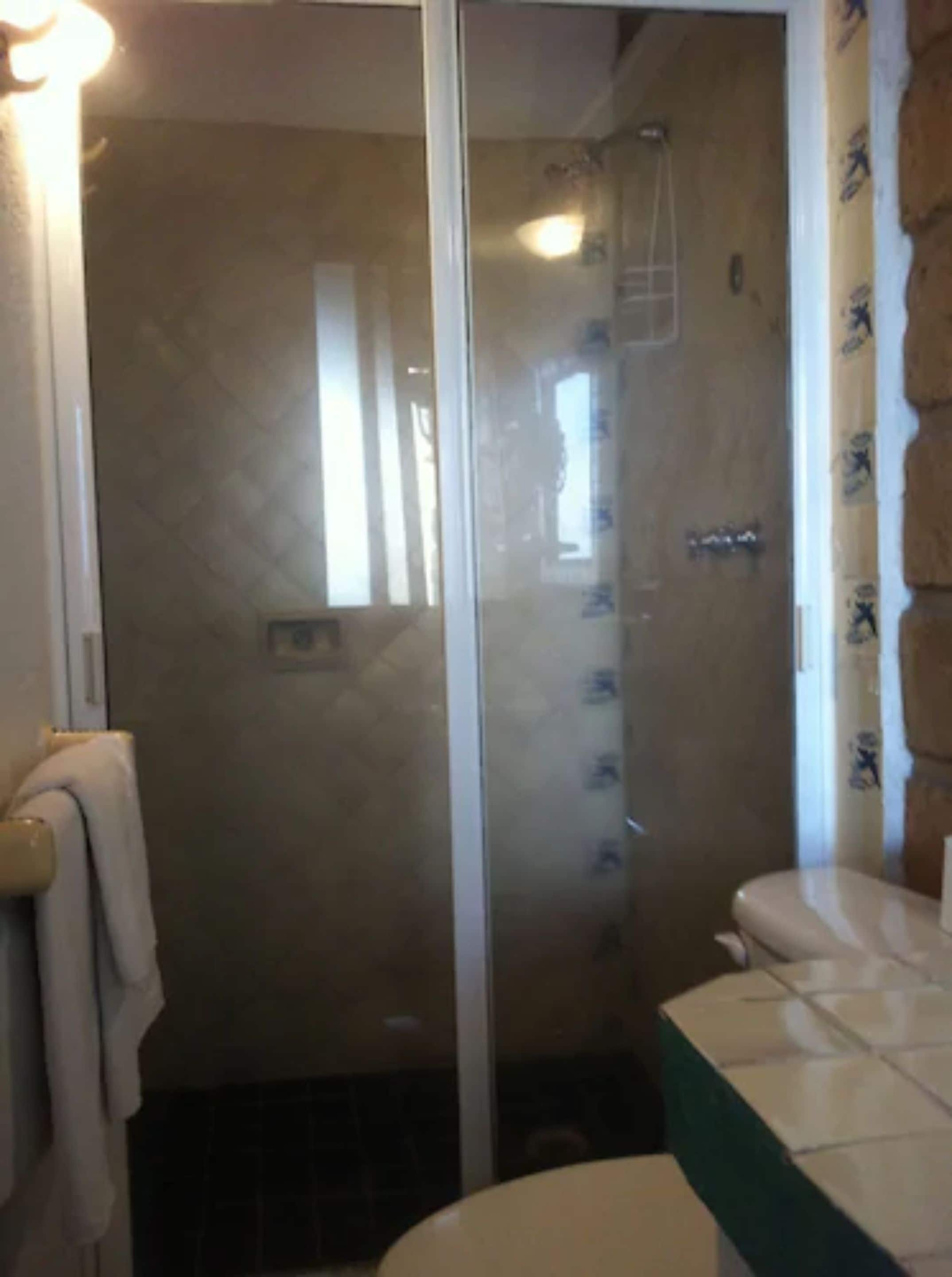 villa, 1 bedroom | bathroom | shower, free toiletries, hair dryer, towels