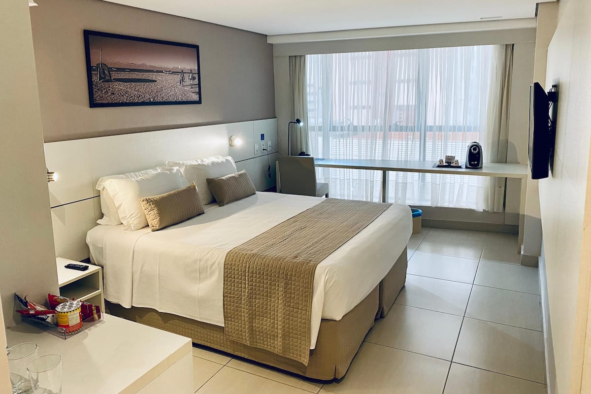 Premium | 1 bedroom, premium bedding, pillowtop beds, in-room safe