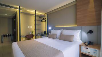 Quadruplo Familia | Premium bedding, pillowtop beds, in-room safe, desk