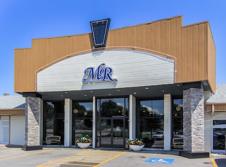 Fachada de la propiedad. Motel Roberval