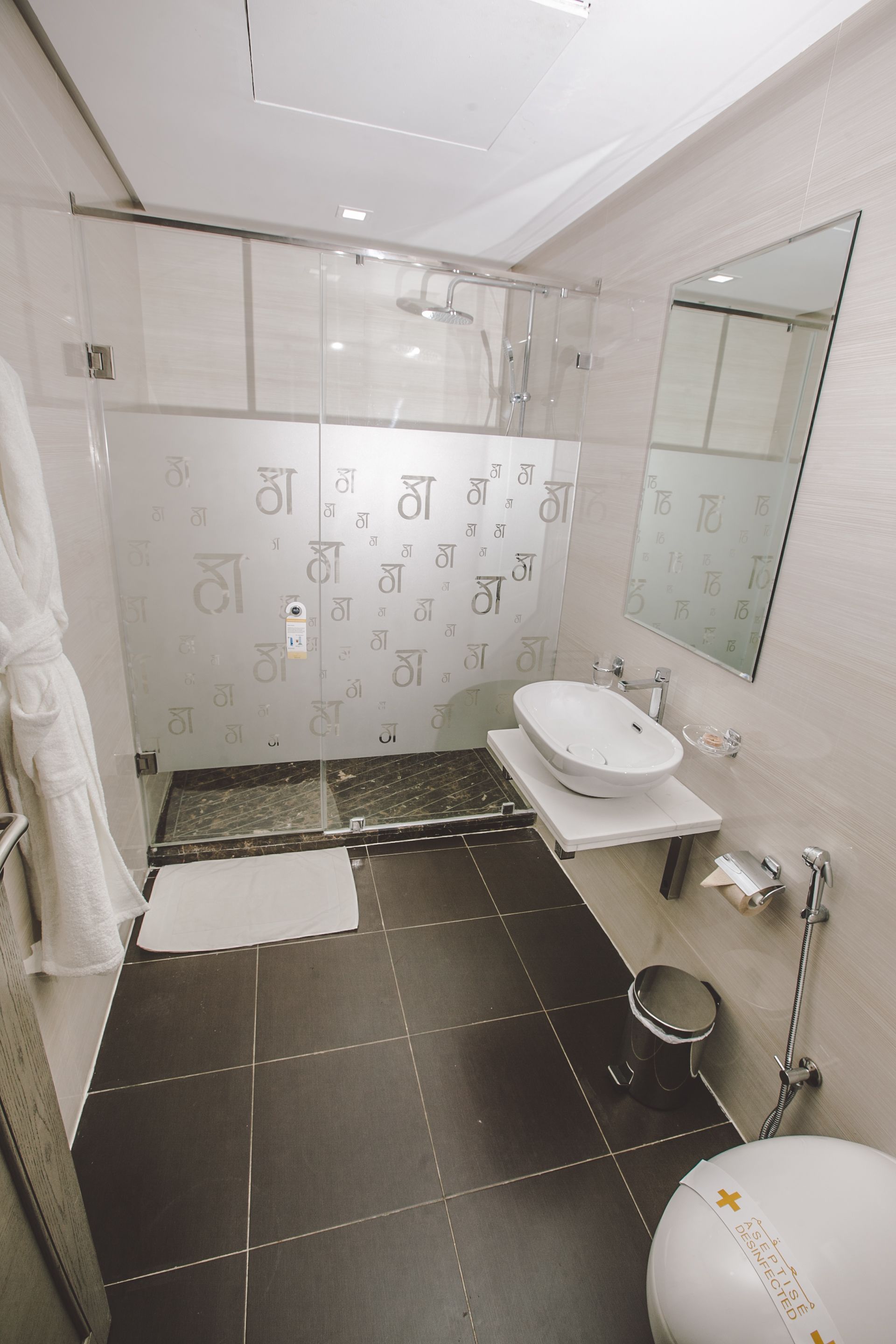 premium suite | 1 bedroom, premium bedding, pillow-top beds, in-room safe