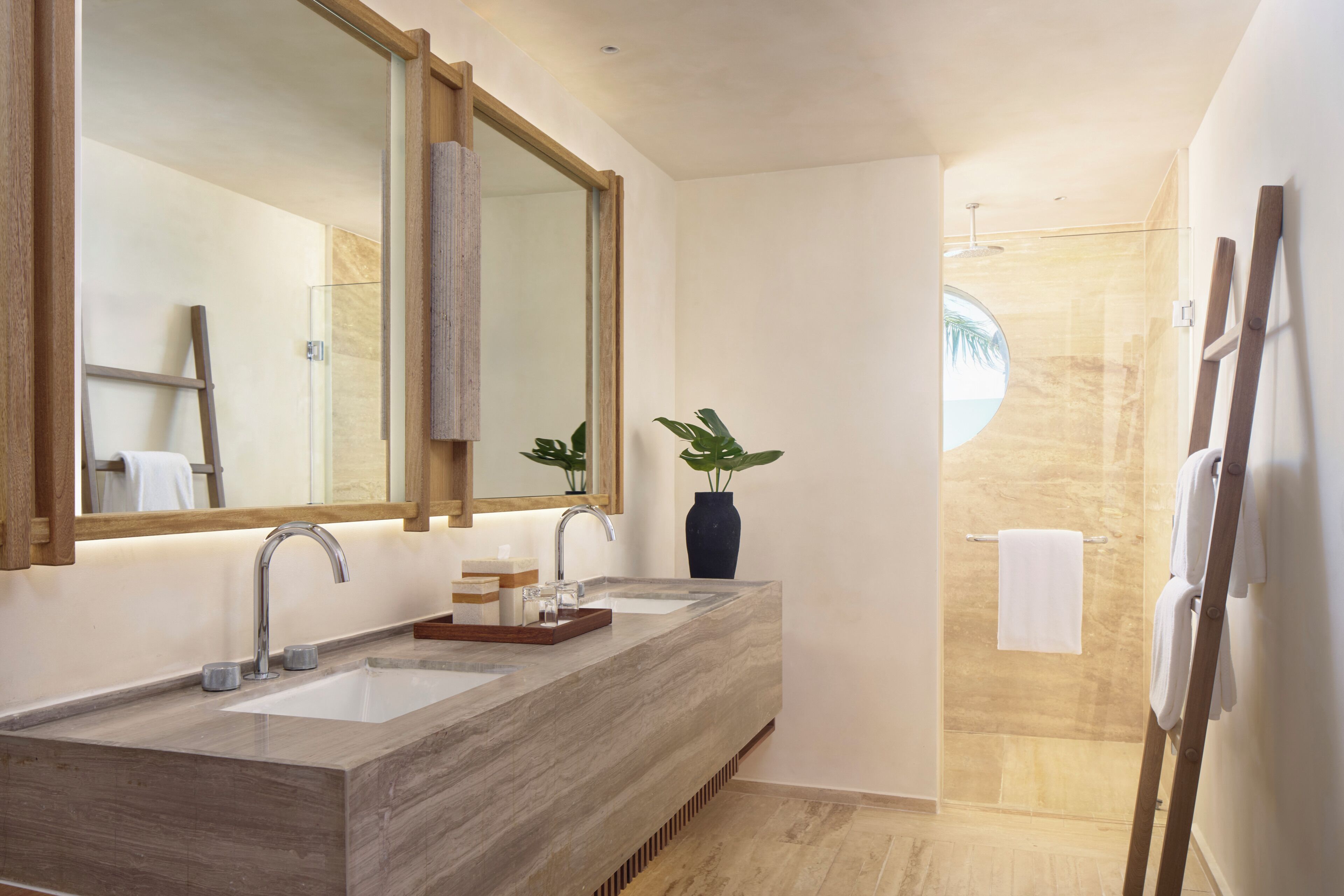 Suite (Lagoon Area, with Plunge Pool) | Premium-sengetøj, gratis produkter i minibaren, pengeskab på værelset