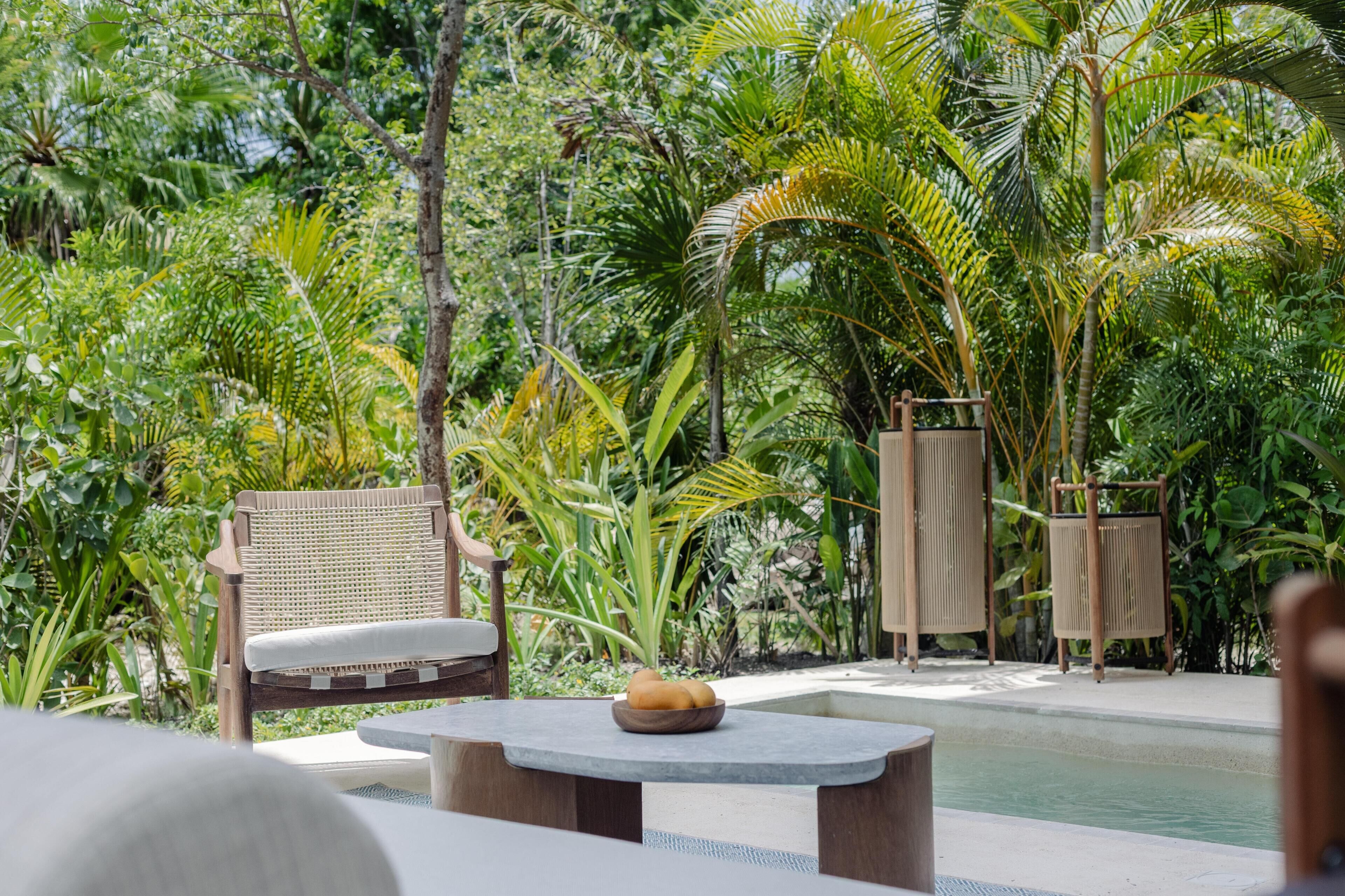 Kamer, 1 kingsize bed (Lagoon Area with Plunge Pool) | Luxe beddengoed, een minibar met enkele gratis items