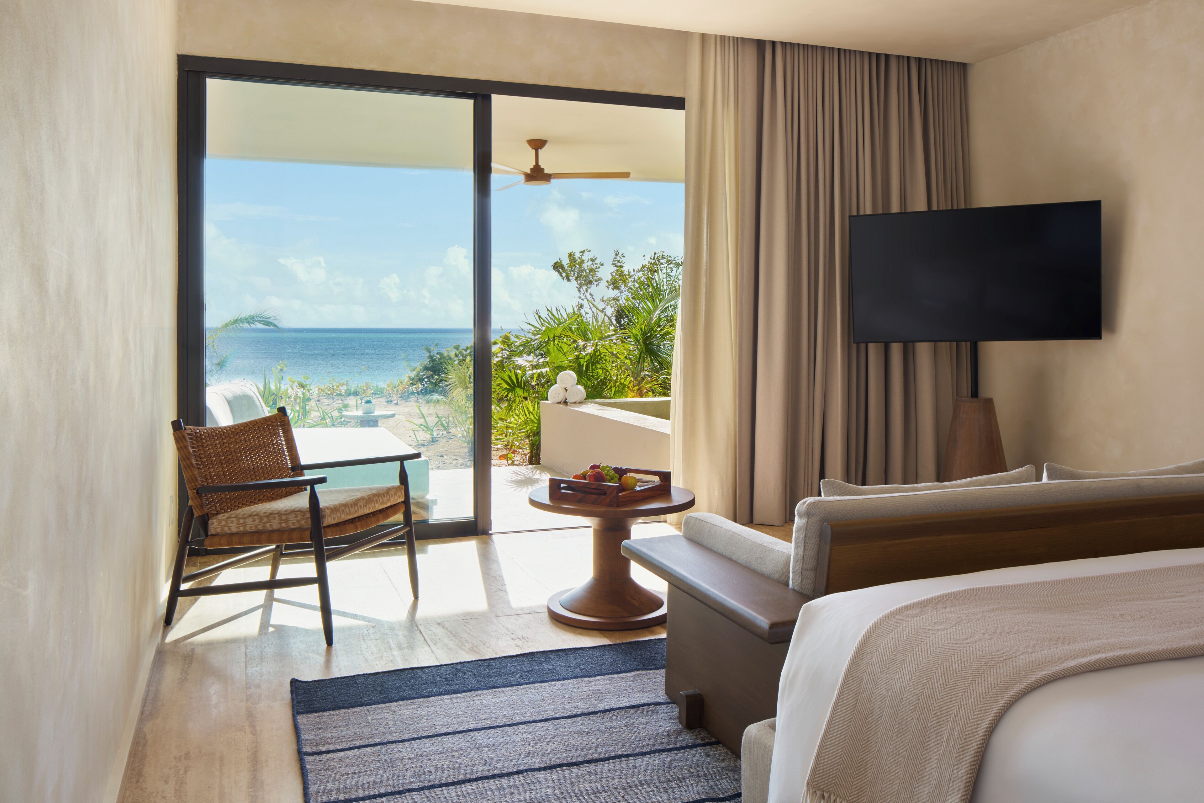 Signature studio, uitzicht op oceaan (with Plunge Pool) | Luxe beddengoed, een minibar met enkele gratis items