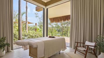 Behandlingsrum för par, bastu, bubbelpool och ångbastu