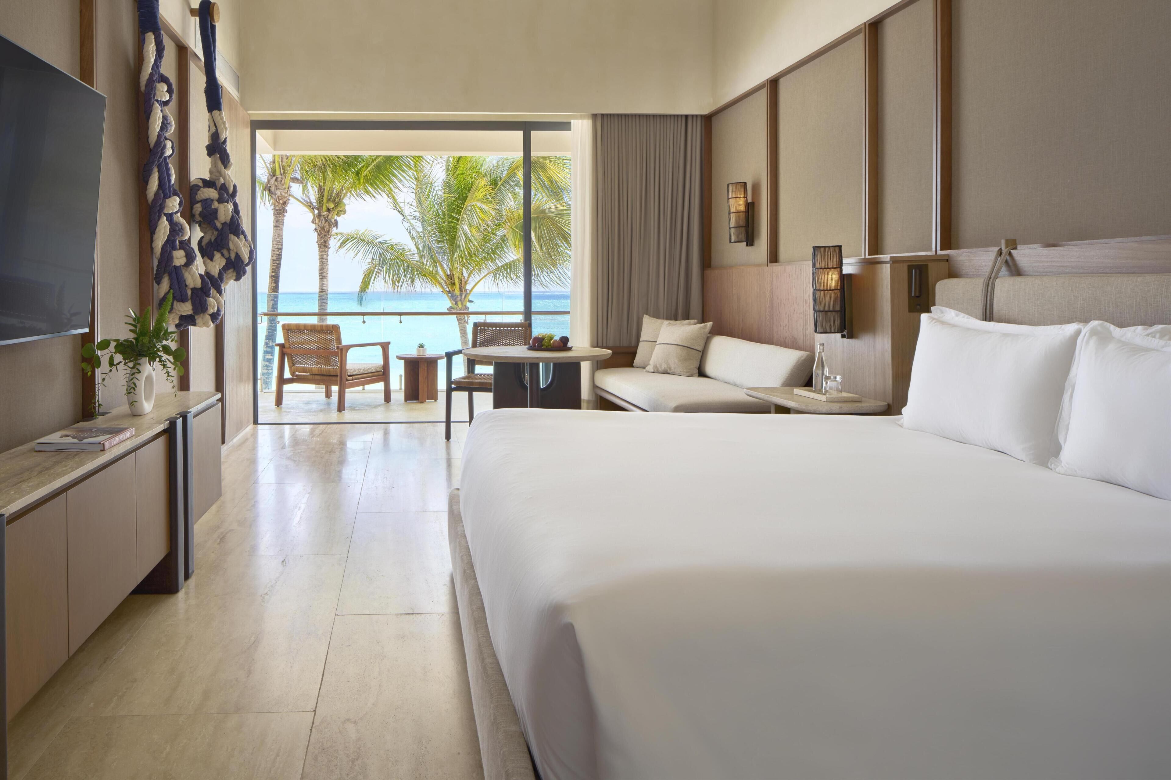 Roupas de cama premium, frigobar (abastecido com alguns itens grátis)