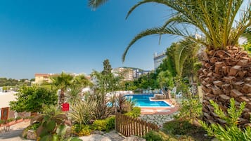 Outdoor pool, pool loungers