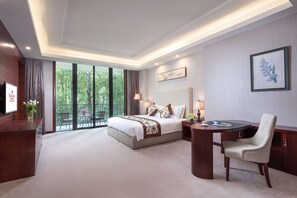 Minibar, in-room safe, free WiFi, bed sheets - Ramada Xianning Chongyang (Xianning)