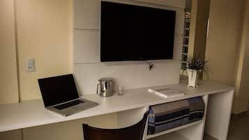 Minibar, caja de seguridad en la habitación y cortinas blackout