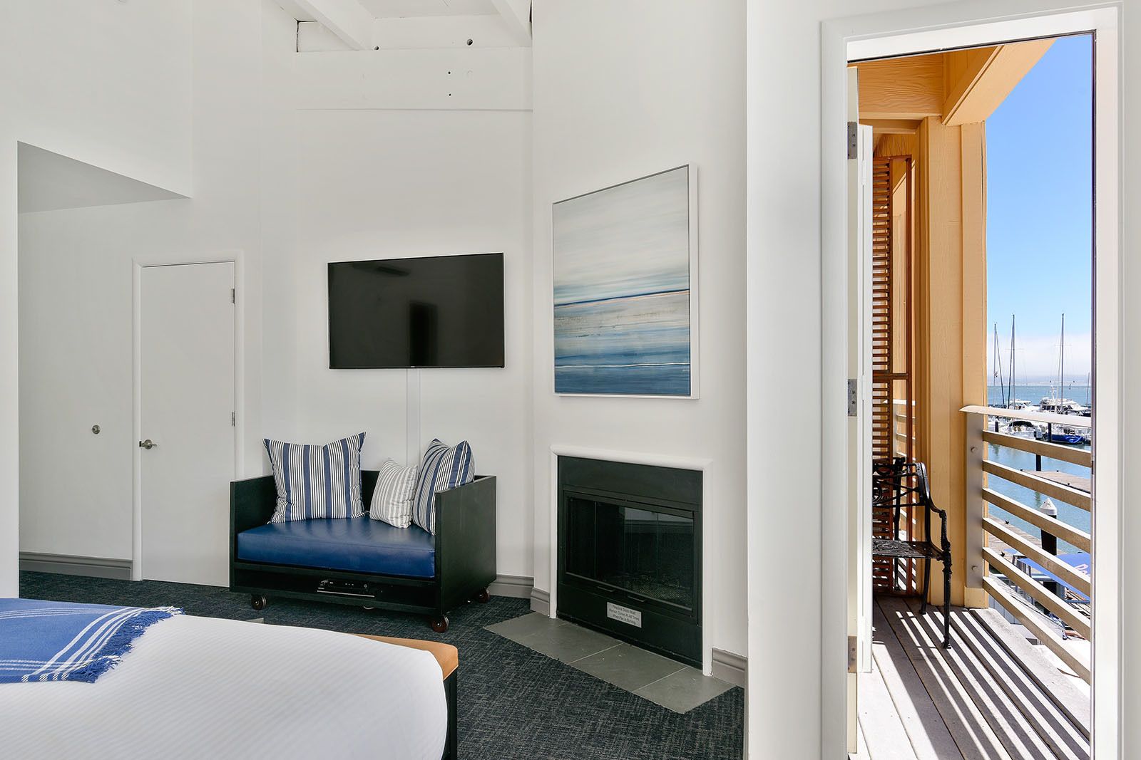 deluxe room, 1 king bed | desk, iron/ironing board, free cots/infant beds, free rollaway beds