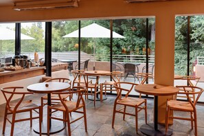 Petit déjeuner buffet compris tous les jours