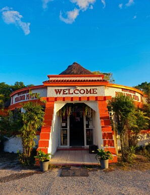 Breakfast, lunch, dinner served; international cuisine  - Mirador Maya (Calakmul)