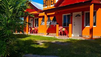 Mặt tiền nơi lưu trú