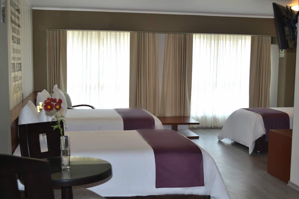 Executive Triple Room | Premium bedding, minibar, in-room safe, soundproofing